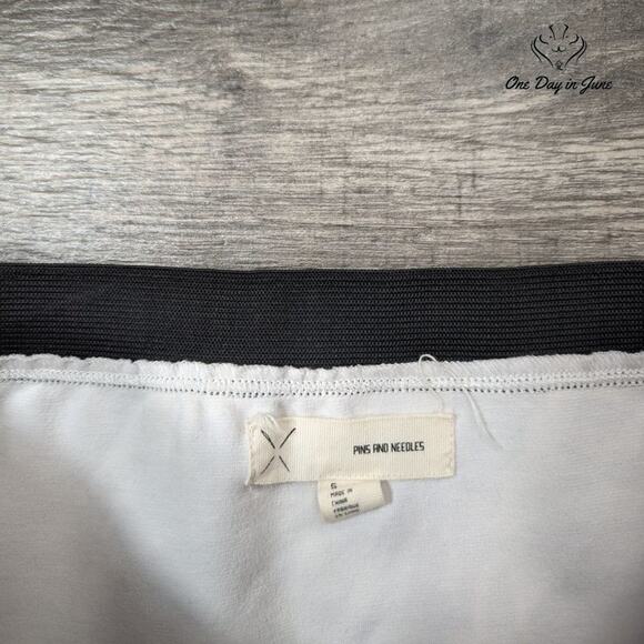 Pins and Needles Comfort Waist Sequin Mini Skirt Size S - Picture 2 of 5